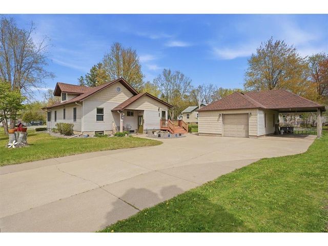 320 W State Street, Dresser, WI 54009
