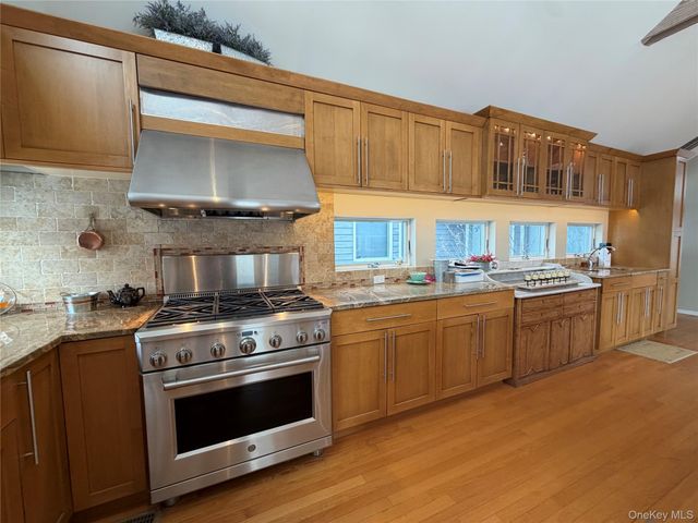 33 Bath Street, Lido Beach, NY 11561