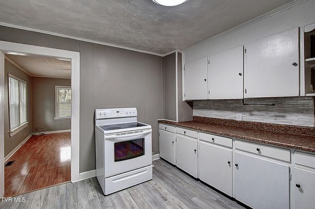 805 East Maple Street, Johnson City, TN 37601