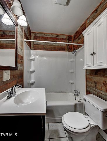 805 East Maple Street, Johnson City, TN 37601