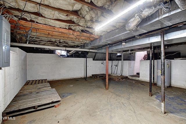 805 East Maple Street, Johnson City, TN 37601