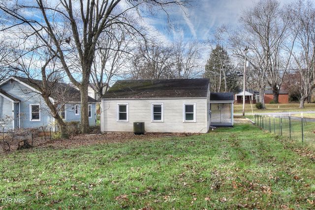805 East Maple Street, Johnson City, TN 37601