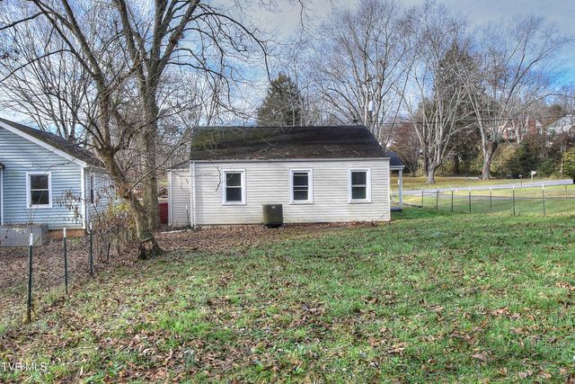 805 East Maple Street, Johnson City, TN 37601