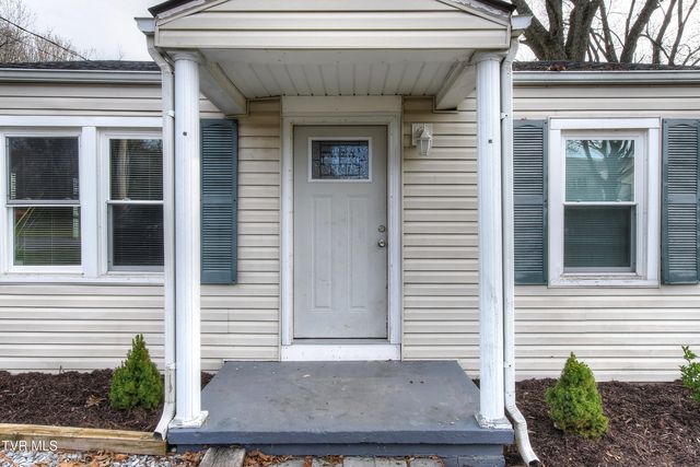 805 East Maple Street, Johnson City, TN 37601