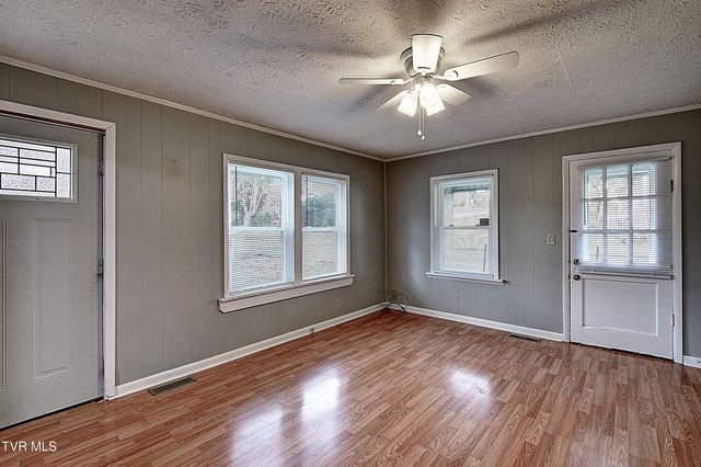 805 East Maple Street, Johnson City, TN 37601