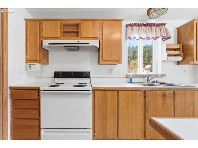 341 S 9TH St, Kalama, WA 98625