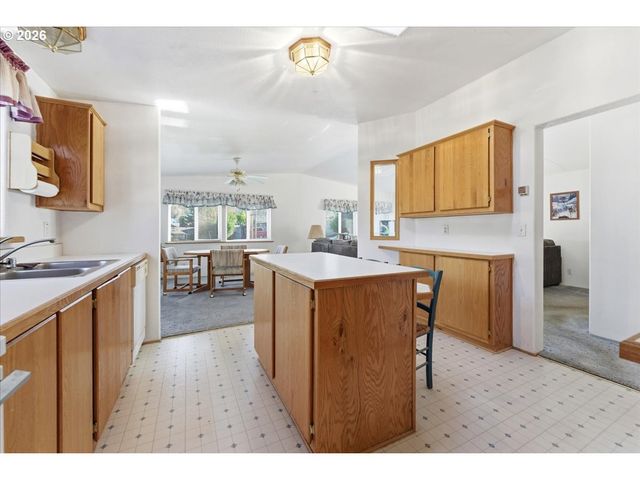 341 S 9TH St, Kalama, WA 98625