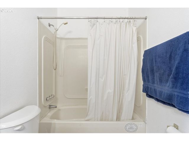 341 S 9TH St, Kalama, WA 98625