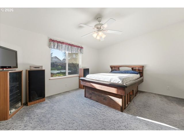 341 S 9TH St, Kalama, WA 98625