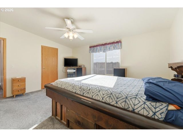 341 S 9TH St, Kalama, WA 98625