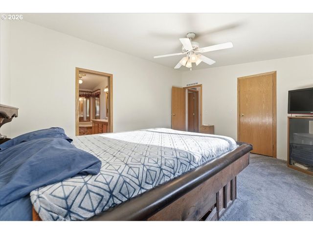 341 S 9TH St, Kalama, WA 98625