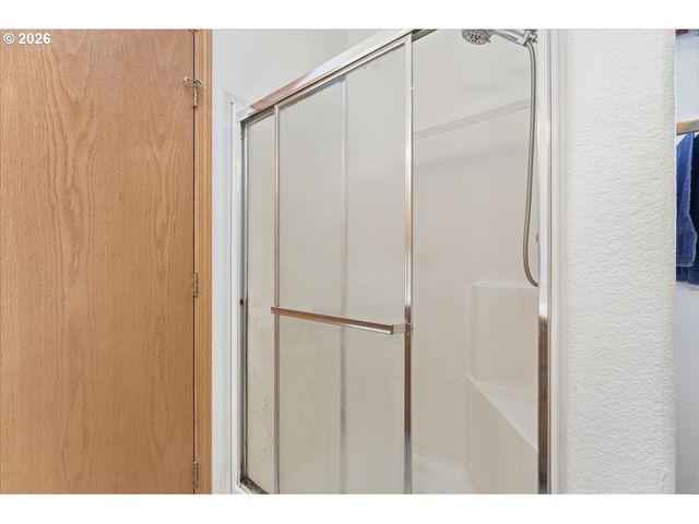 341 S 9TH St, Kalama, WA 98625