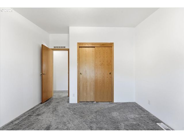 341 S 9TH St, Kalama, WA 98625