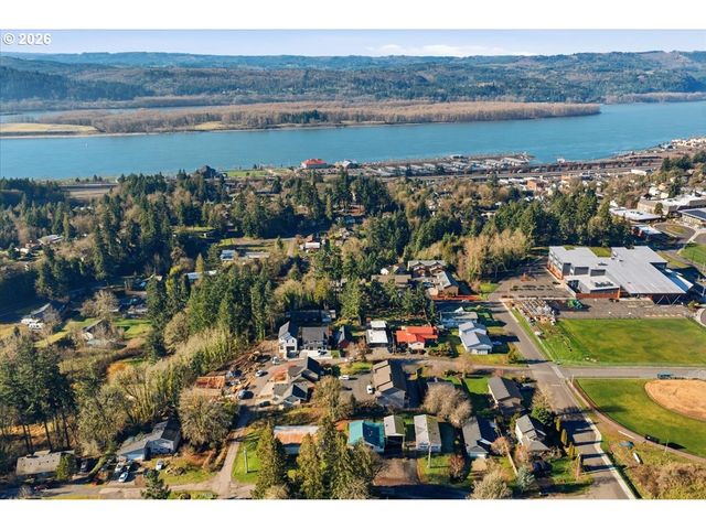 341 S 9TH St, Kalama, WA 98625