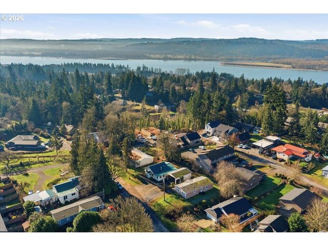 341 S 9TH St, Kalama, WA 98625