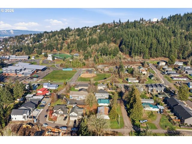 341 S 9TH St, Kalama, WA 98625