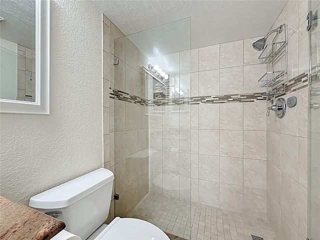 1361 SNELL ISLE BOULEVARD NE 6, St Petersburg, FL 33704