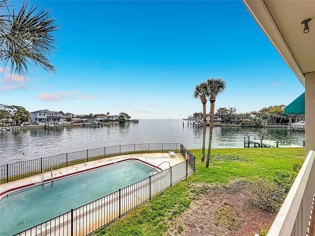 1361 SNELL ISLE BOULEVARD NE 6, St Petersburg, FL 33704