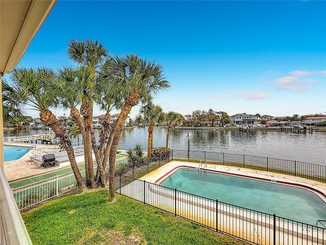 1361 SNELL ISLE BOULEVARD NE 6, St Petersburg, FL 33704