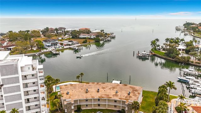 1361 SNELL ISLE BOULEVARD NE 6, St Petersburg, FL 33704