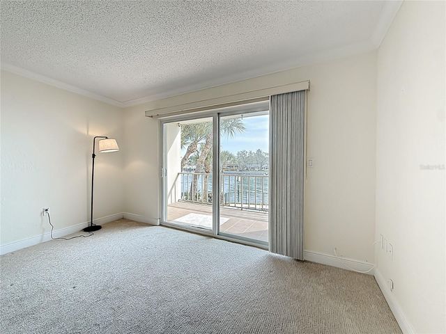 1361 SNELL ISLE BOULEVARD NE 6, St Petersburg, FL 33704