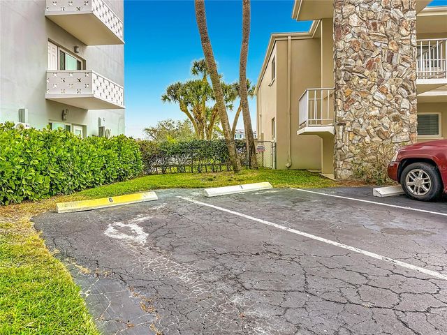 1361 SNELL ISLE BOULEVARD NE 6, St Petersburg, FL 33704