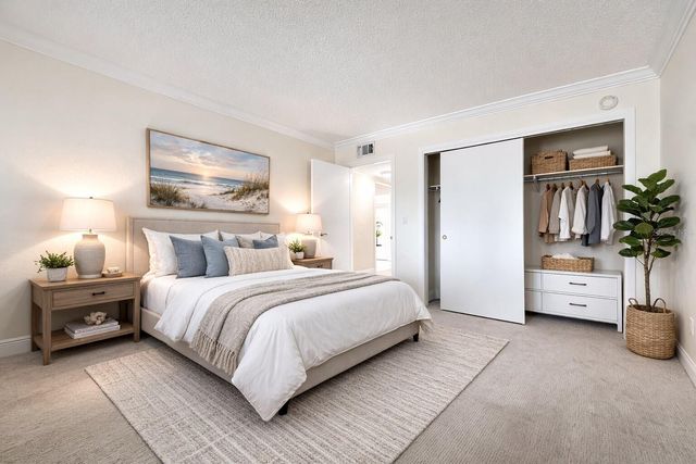 1361 SNELL ISLE BOULEVARD NE 6, St Petersburg, FL 33704