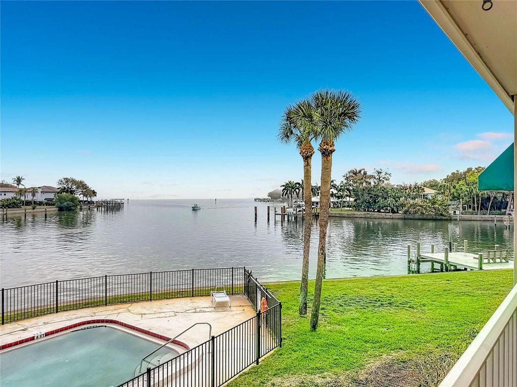Image 35 of property listing at 1361 SNELL ISLE BOULEVARD NE 6, St Petersburg, FL 33704