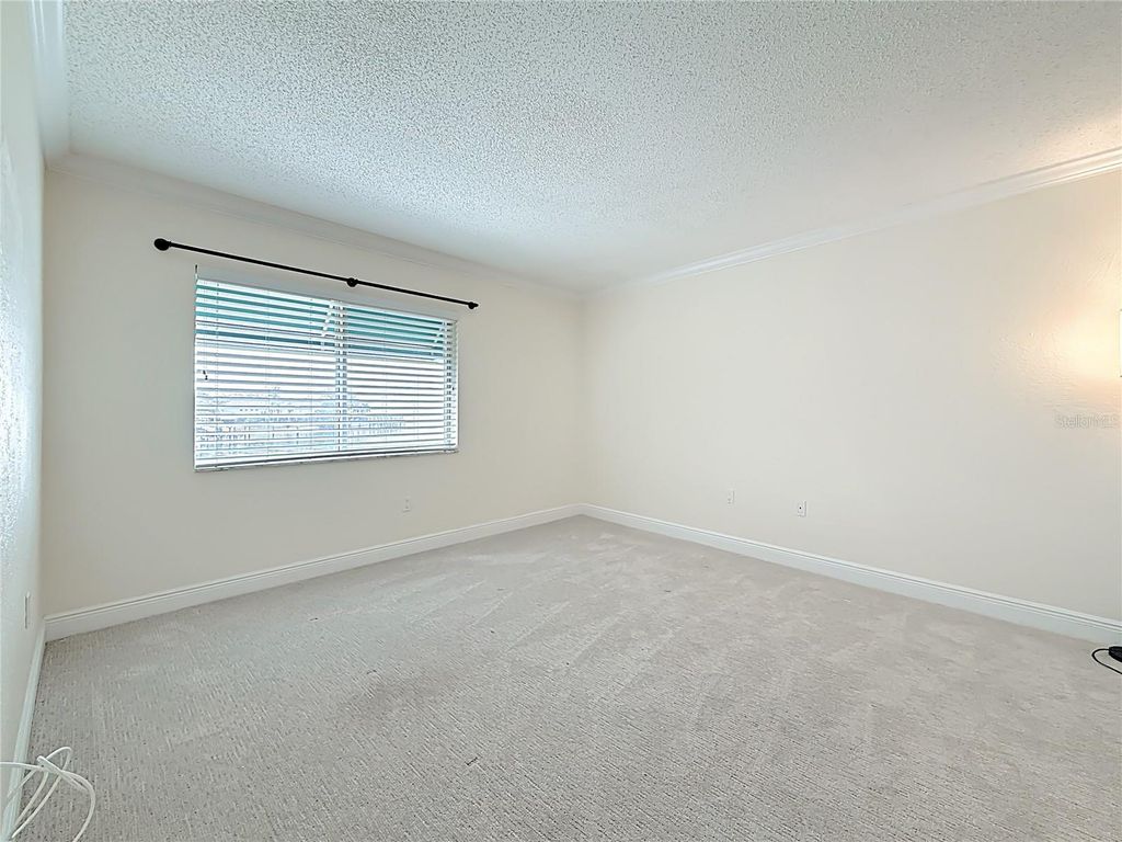 Image 62 of property listing at 1361 SNELL ISLE BOULEVARD NE 6, St Petersburg, FL 33704