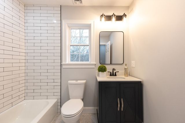 505 N Central St, East Bridgewater, MA 02333