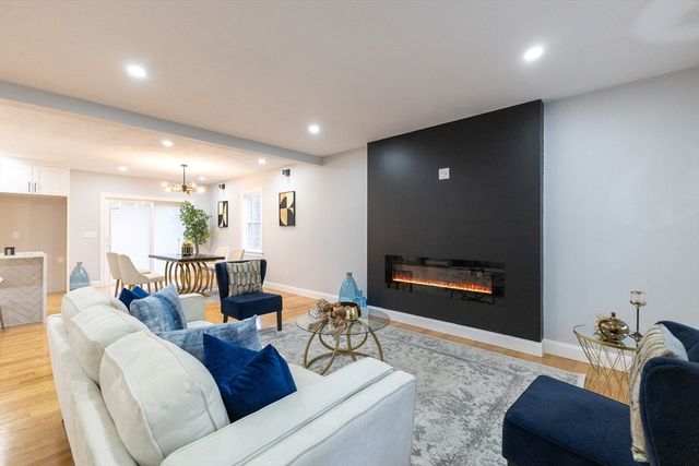 505 N Central St, East Bridgewater, MA 02333