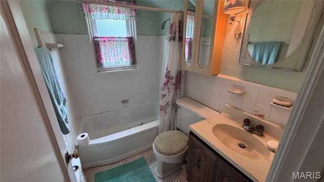 1018 Ferndale Avenue, Crestwood, MO 63126