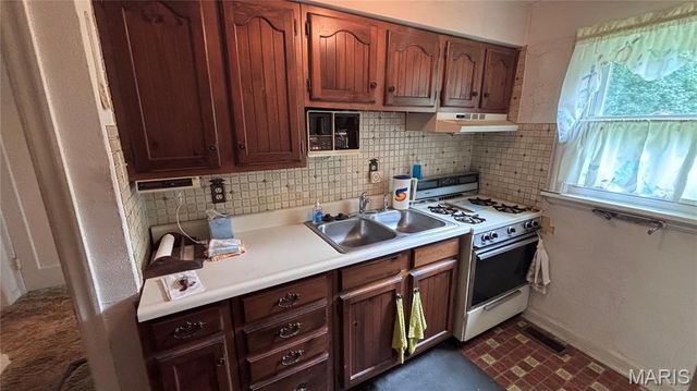 1018 Ferndale Avenue, Crestwood, MO 63126