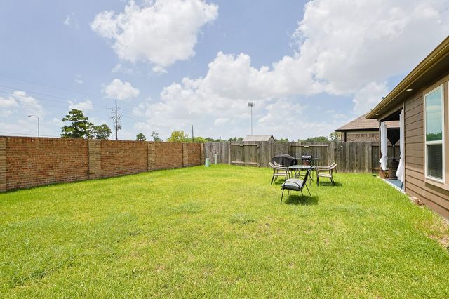 5511 Gothic Oak Drive, Houston, TX 77066