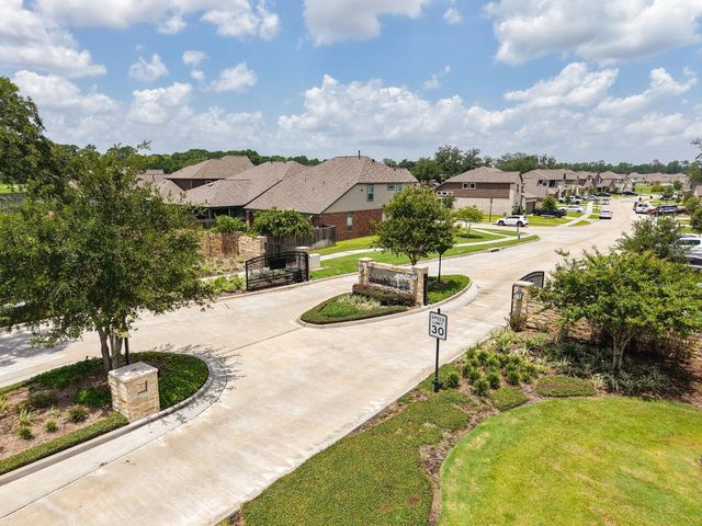 5511 Gothic Oak Drive, Houston, TX 77066