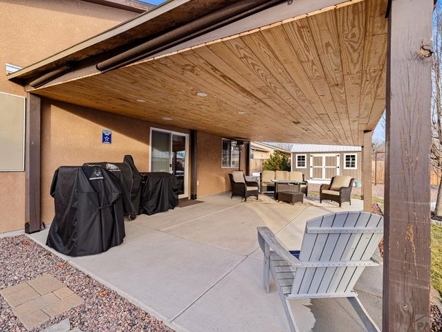 372 W Burke Dr, Pueblo West, CO 81007