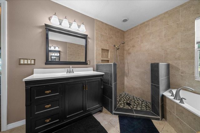 11985 SE 123RD AVENUE, Ocklawaha, FL 32179