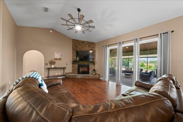 11985 SE 123RD AVENUE, Ocklawaha, FL 32179