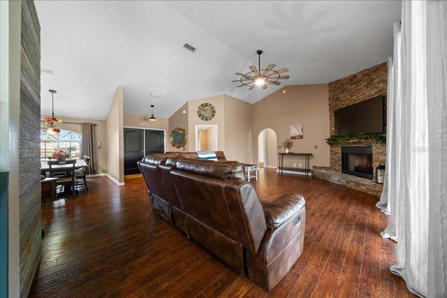 11985 SE 123RD AVENUE, Ocklawaha, FL 32179