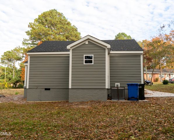 1909 Overlook Drive, Fayetteville, NC 28301