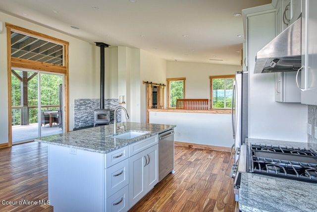 395 Rincon Dr, Sandpoint, ID 83864