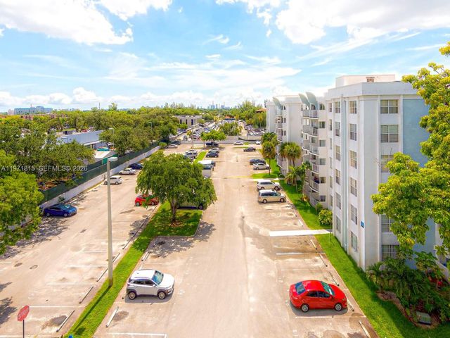 498 NW 165th St Rd D-202, Miami, FL 33169