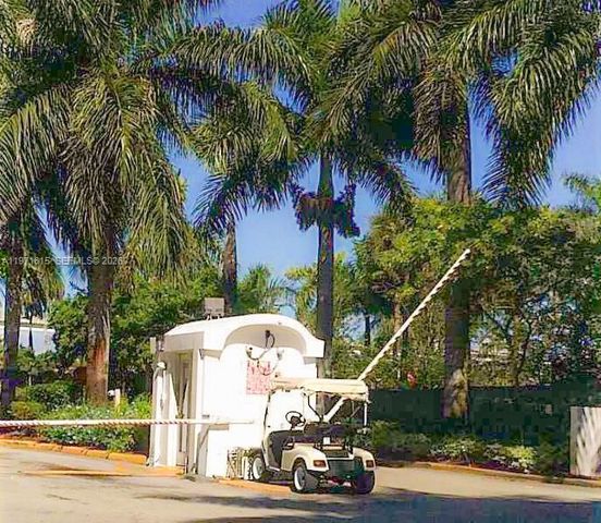 498 NW 165th St Rd D-202, Miami, FL 33169