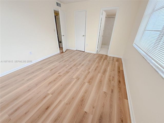 498 NW 165th St Rd D-202, Miami, FL 33169