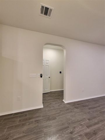 817 Solitude DR, Pflugerville, TX 78660