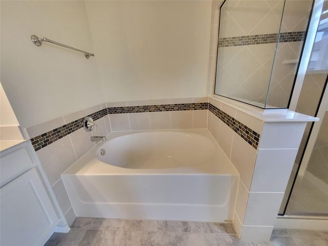 817 Solitude DR, Pflugerville, TX 78660