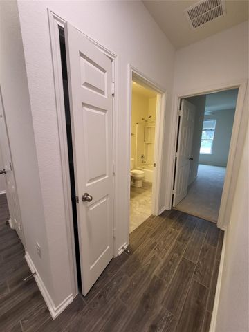 817 Solitude DR, Pflugerville, TX 78660