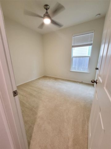 817 Solitude DR, Pflugerville, TX 78660