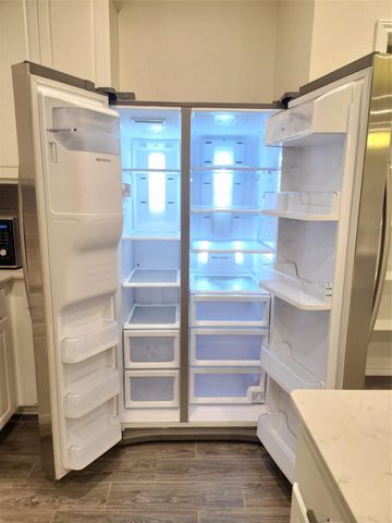 817 Solitude DR, Pflugerville, TX 78660