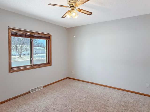 509 Summer Lane, Lakefield, MN 56150